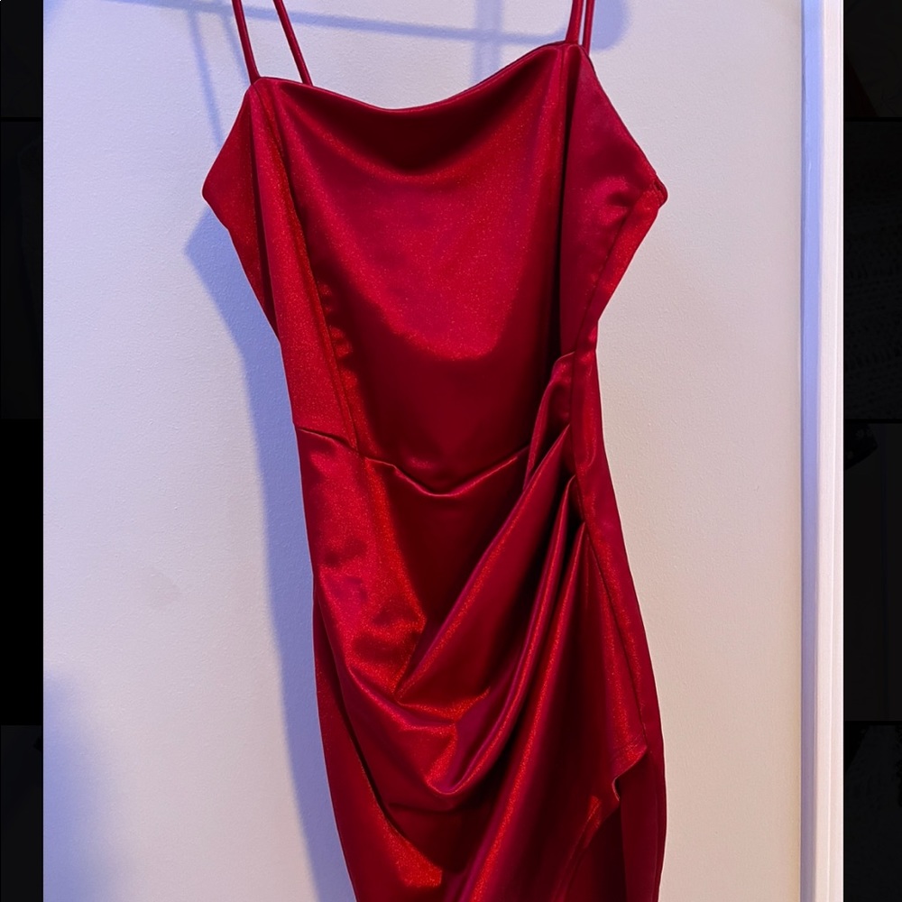 I am selling a bright red Windsor dress in a sise 0